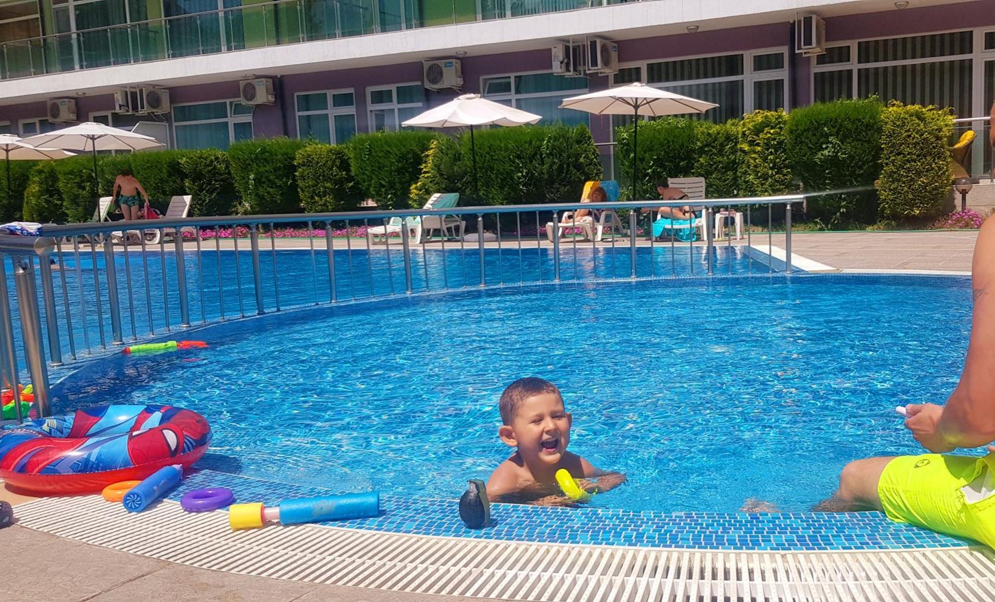 Family Apartments In Solmarin Sunny Beach Ngoại thất bức ảnh